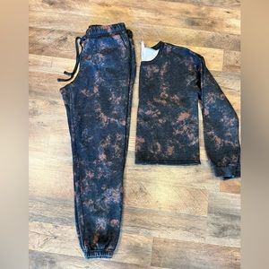 Sweat pants and top set. LuLaRoe. Size small